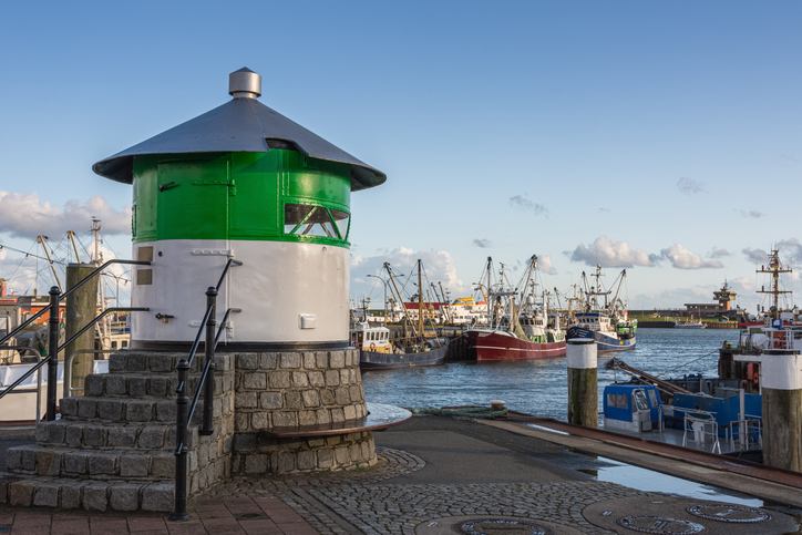Urlaubsort Büsum an der Nordsee mit Hafen und Strandpromenade
